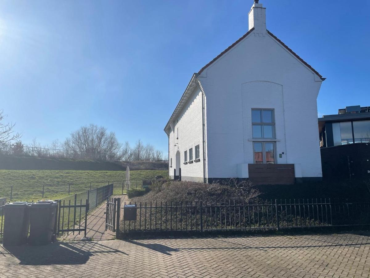 B&B Pompgebouw Aan De Rijn Tolkamer Bagian luar foto