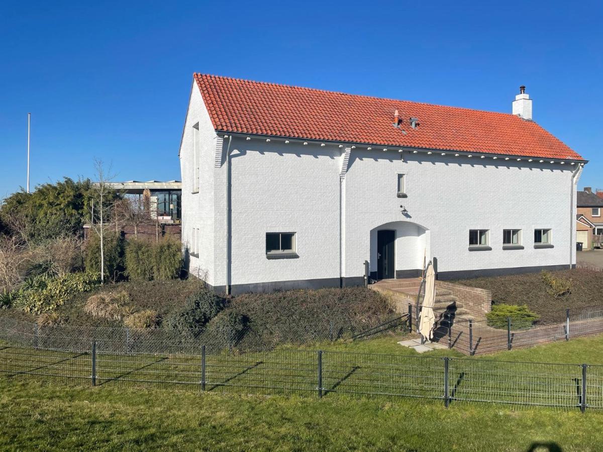 B&B Pompgebouw Aan De Rijn Tolkamer Bagian luar foto
