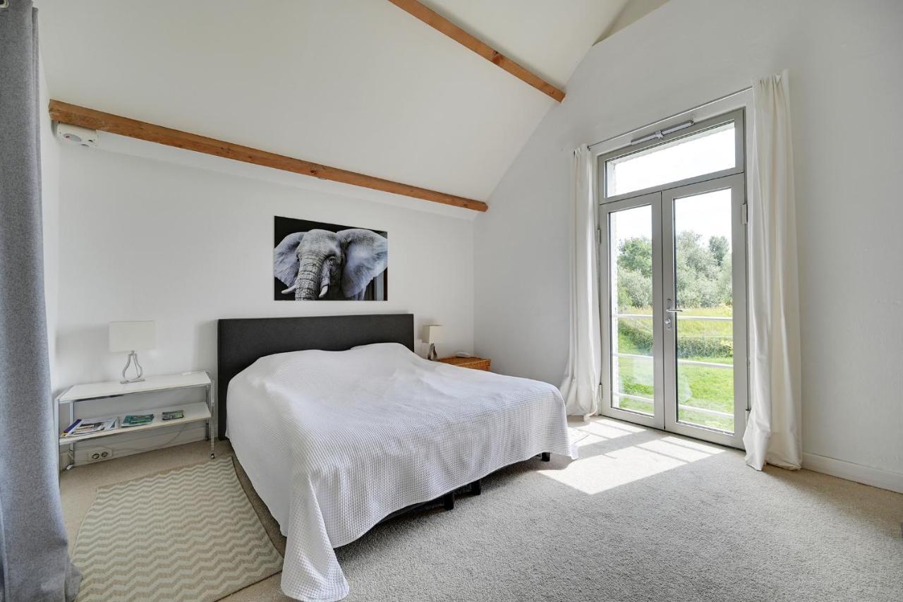 B&B Pompgebouw Aan De Rijn Tolkamer Bagian luar foto