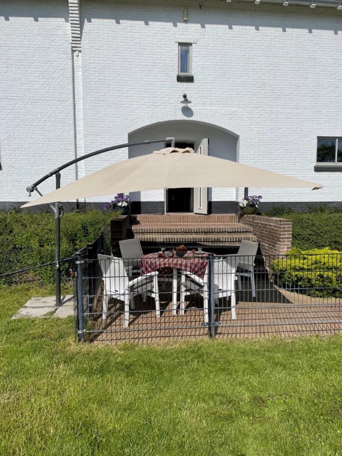 B&B Pompgebouw Aan De Rijn Tolkamer Bagian luar foto